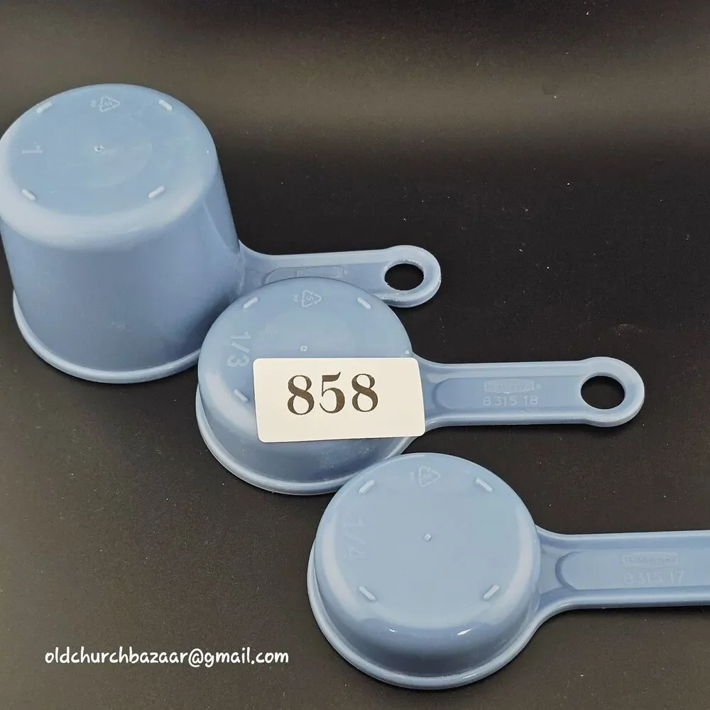 Rubbermaid Blue Plastic Measuring Cup Set 1/4 1/3 1/2 Cup Nesting Model 8315